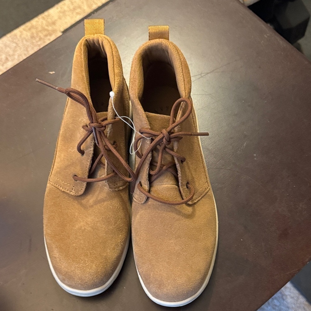 LIKE NEW UGG Tan Lace Up Women's Boots
